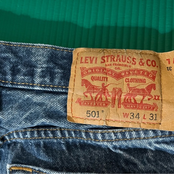 Men’s Levi’s 501 34x31 button fly straight leg jeans. Excellent condition. - Picture 2 of 5
